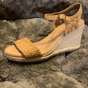 Tan Sonoma wedges